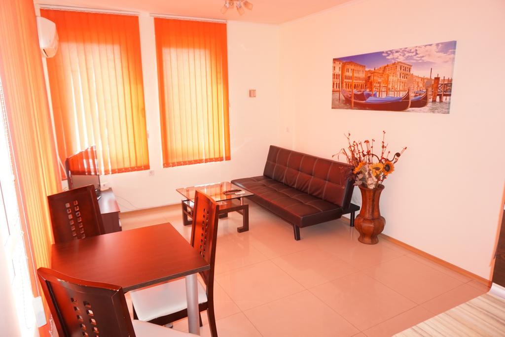 Apartment Patriarh Evtimiy Burgas Exterior photo