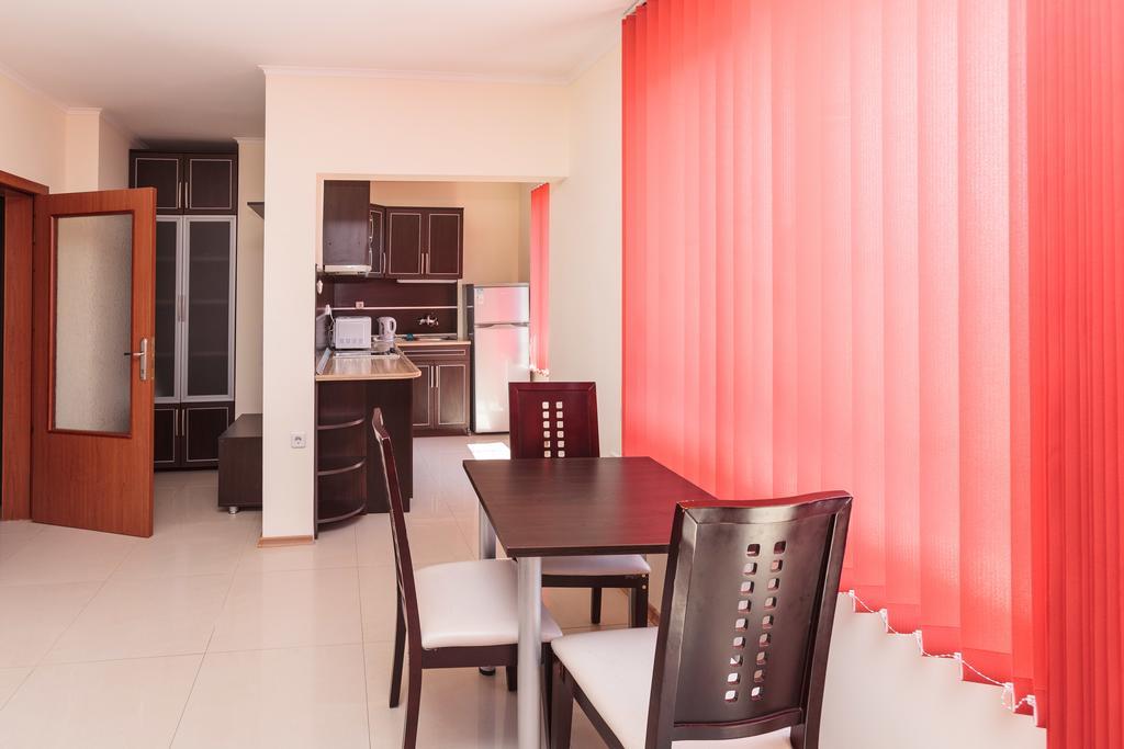 Apartment Patriarh Evtimiy Burgas Room photo